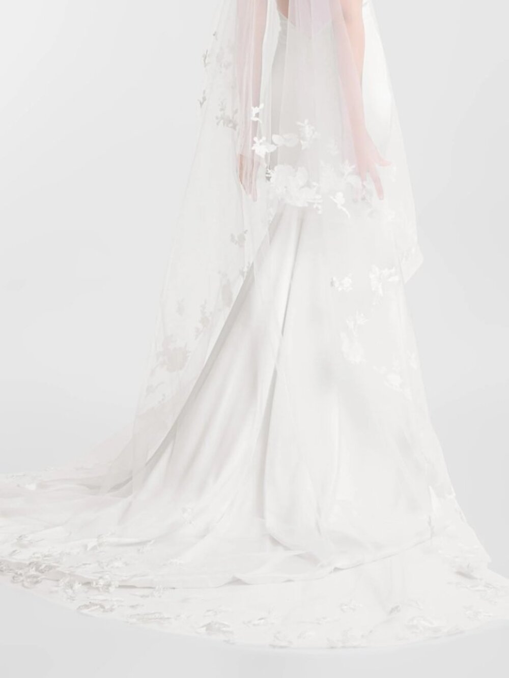 Khya Cathedral length Veil: Bardot